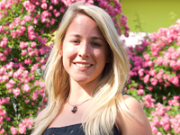 <Julia Assinger